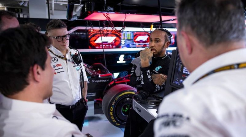 Mercedes acusada de sabotar Lewis Hamilton