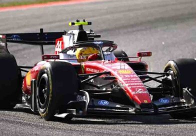 Lewis Hamilton domina treino livre em “casa”