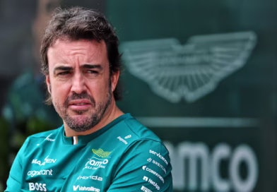 Fernando Alonso no Dakar pela Aston Martin