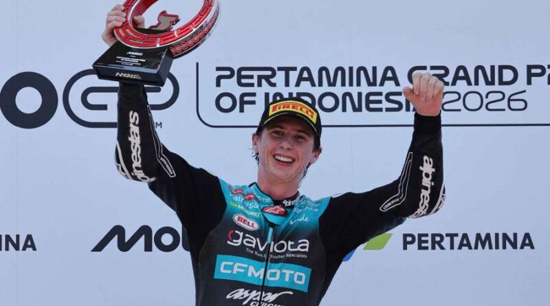 Máximo Quiles é campeão mundial de Moto3