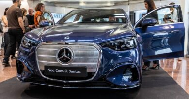 Mercedes-Benz Classe C elétrico na C. Santos