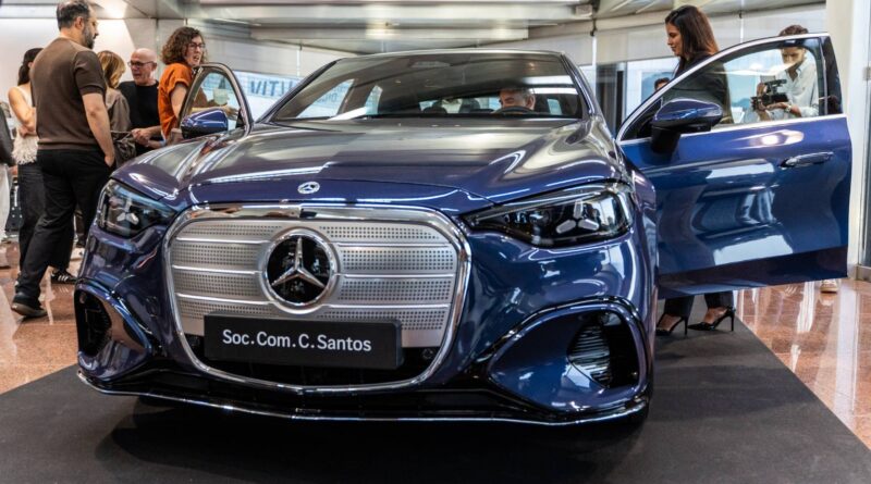 Mercedes-Benz Classe C elétrico na C. Santos